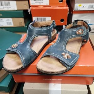 Unstructured Clarks Un.Courier Navy Sandals Size 8 - 3 Adjustable Velcro Straps